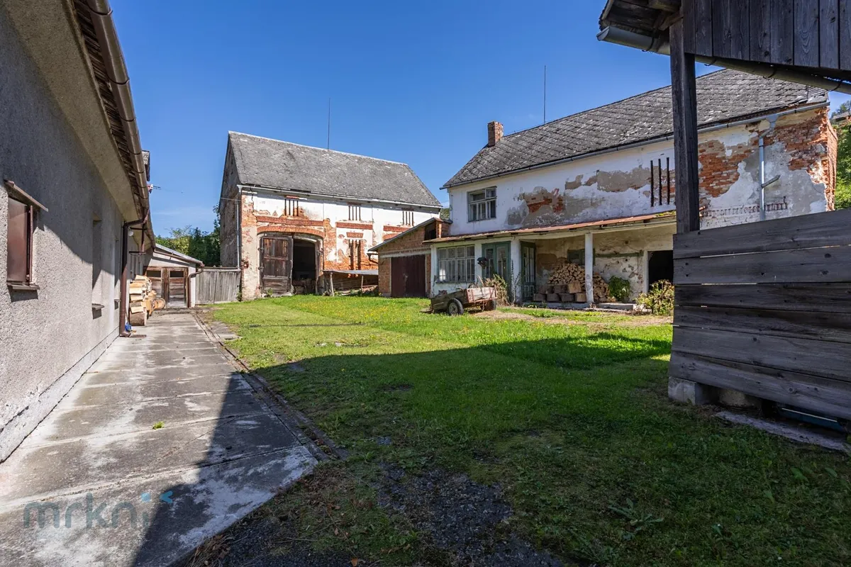 Prodej rodinného domu 120 m², pozemek 2021 m²